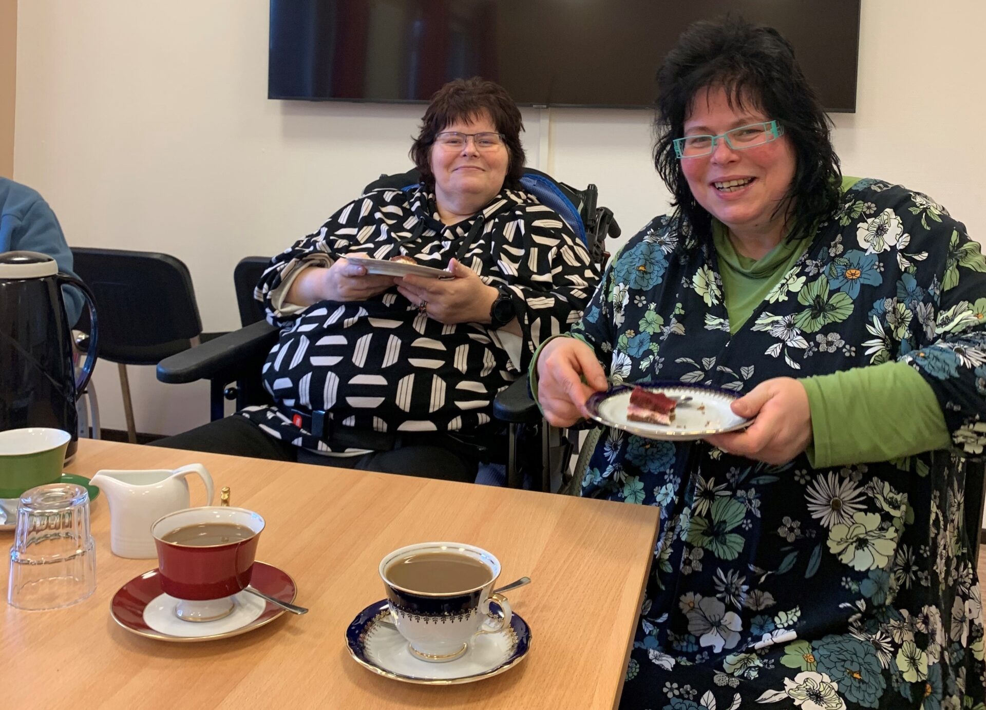 Gesellige Runde Geburtstags Kaffeetrinken Im Januar Compassio