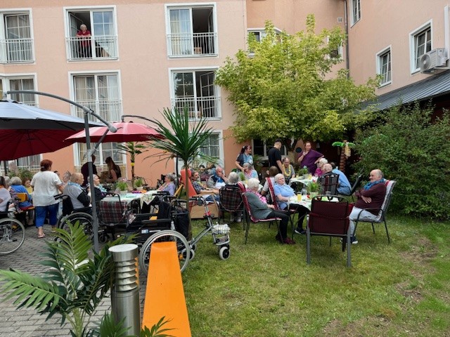 compassio-Seniorendomizil-Haus-Valentin-Nittenau-Sommerfest