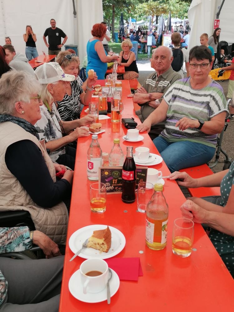 compassio-Seniorendomizil-Haus-Sibylla-Muggensturm-Volksfest