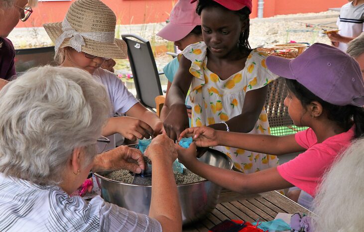 Kinder und Demenzkranke lernen voneinander