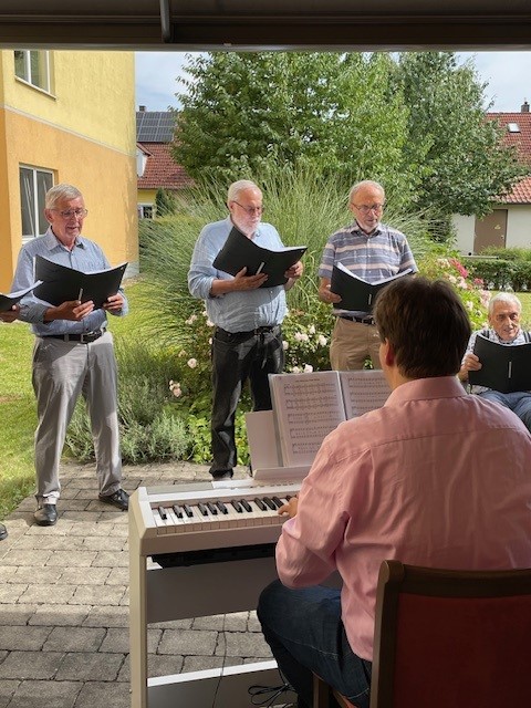 compassio-Seniorendomizil-Haus-Urban-Tegernheim-Männerchor