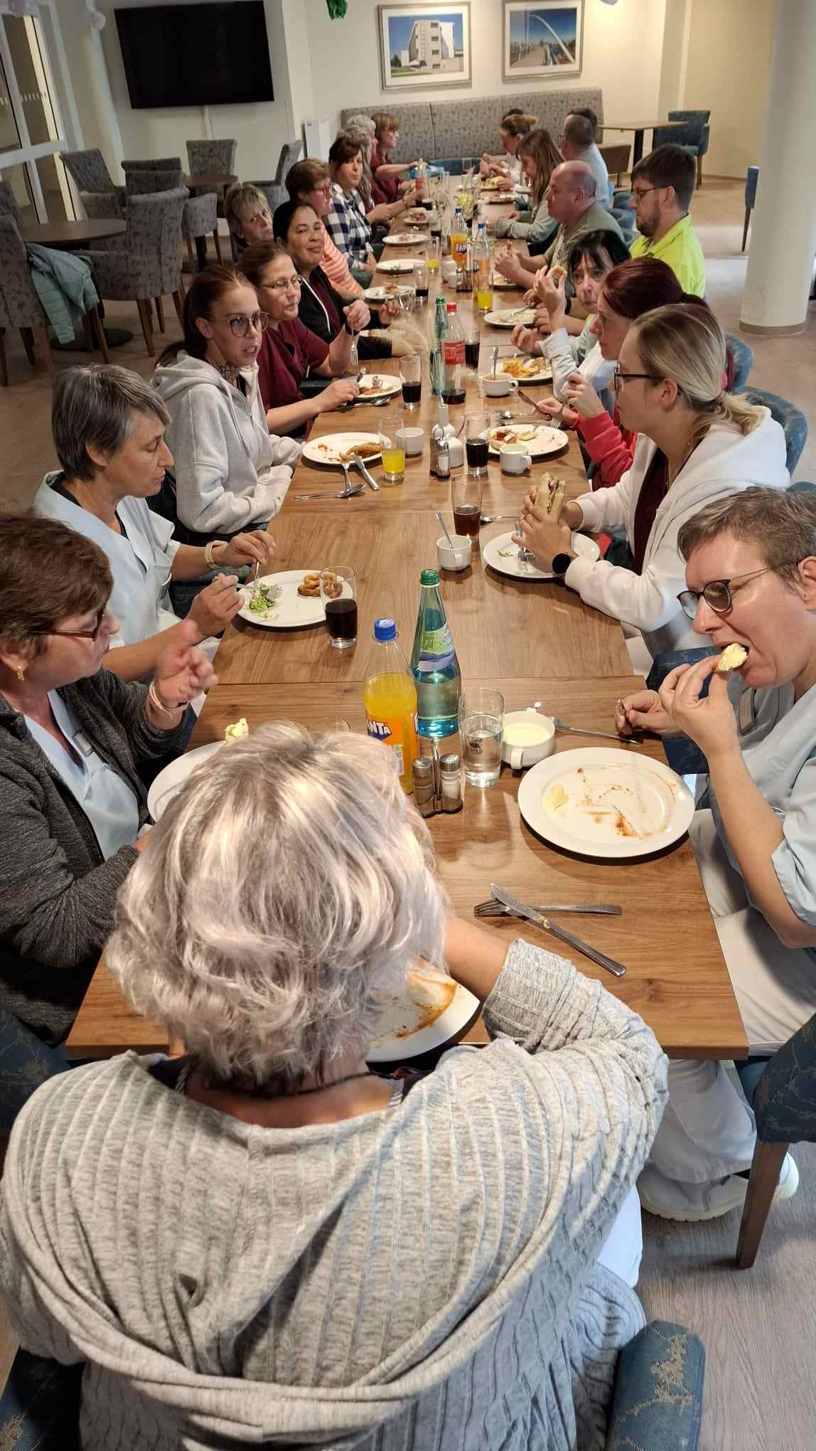 Oktober-Mitarbeiterfrühstück in der Seniorenresidenz Wolfgangstraße