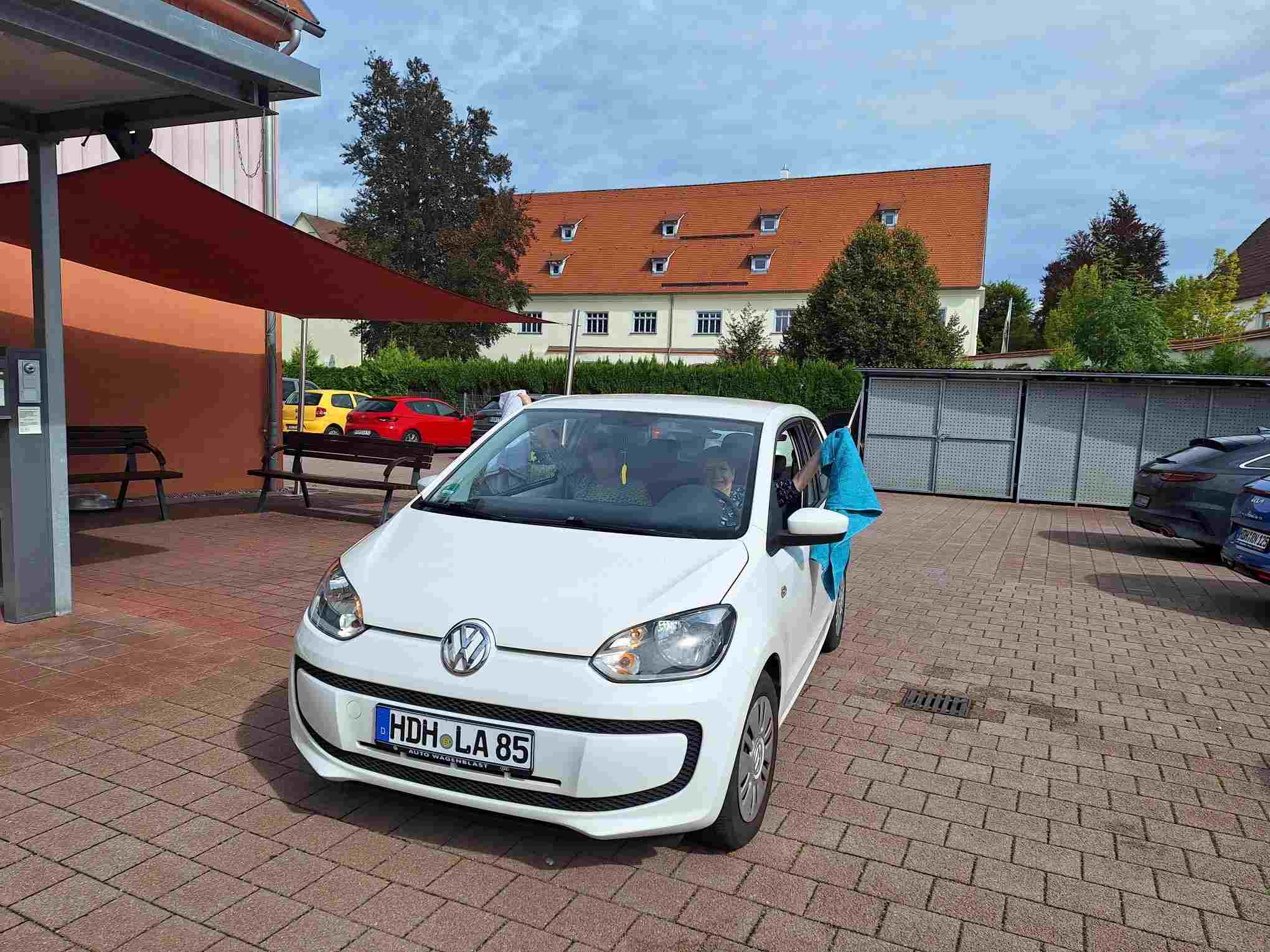 Verwaltungsdamen genießen entspannten Nachmittag im Thermalbad