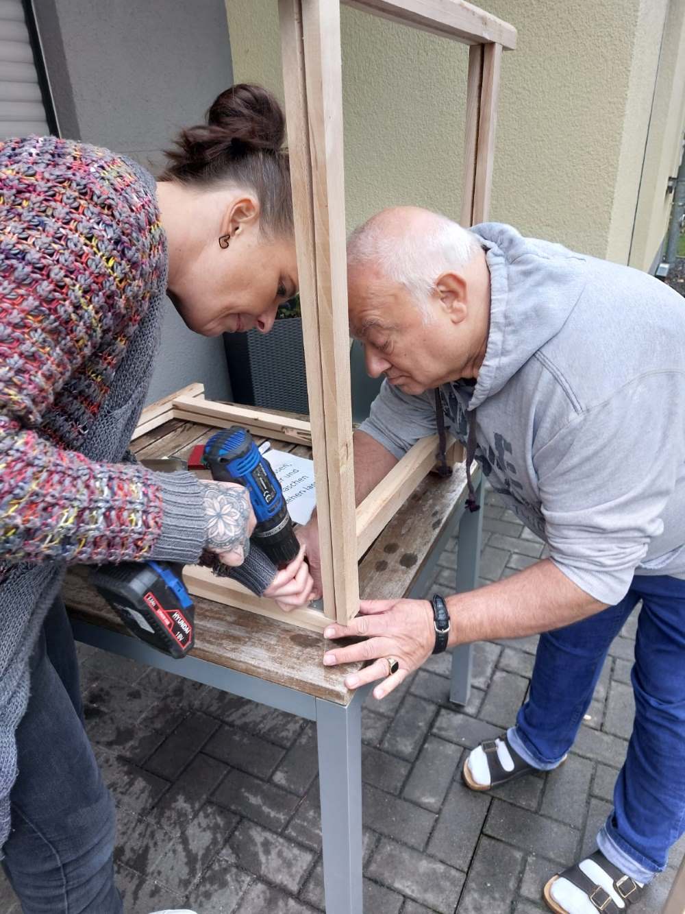 Kreative Festdeko: Handwerk und Teamgeist im Haus Raphael