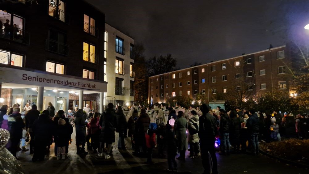 Laternenumzug Grundschule Ohrnsweg Seniorenresidenz Fischbek