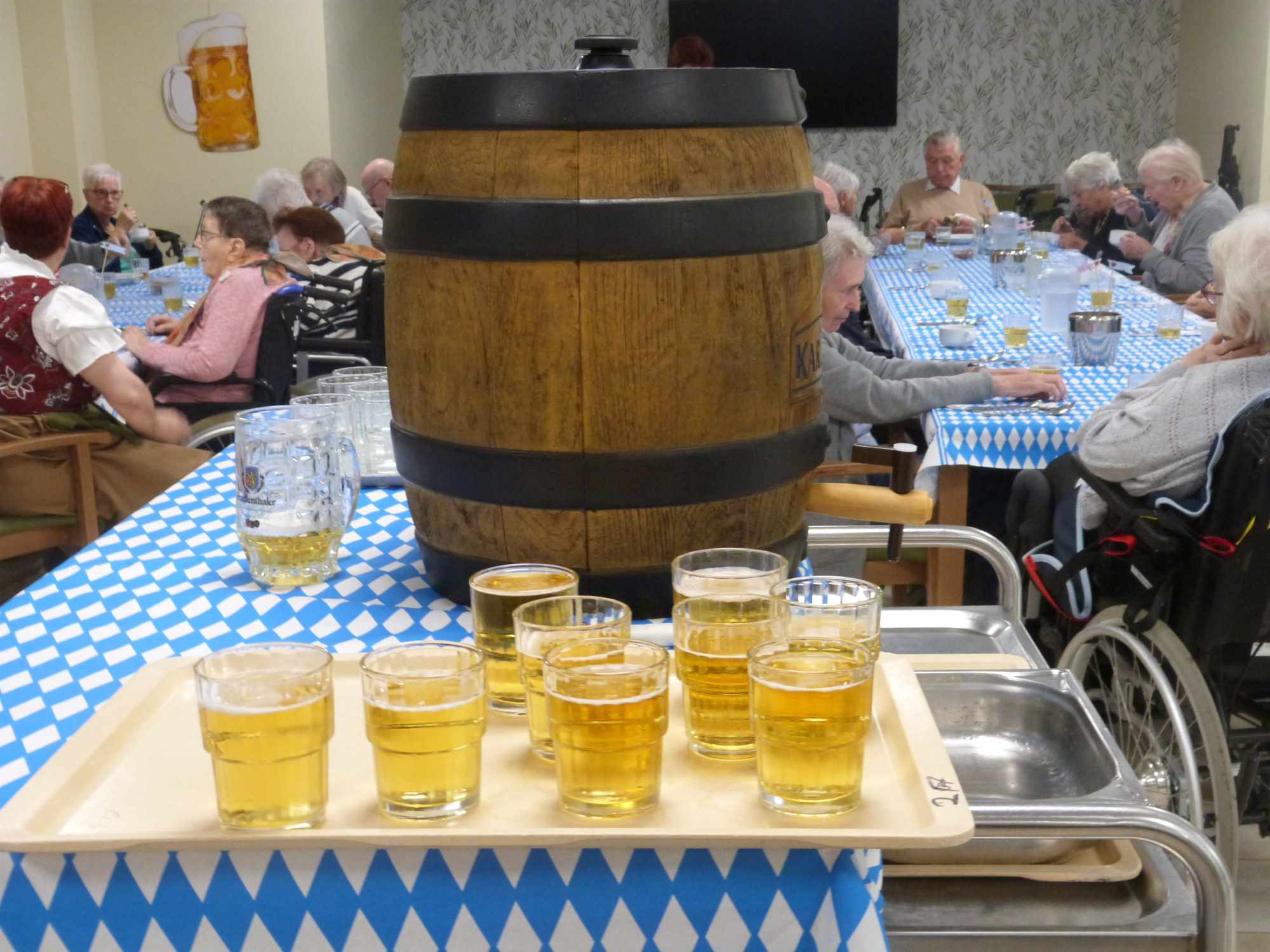 Bier vom Fass beim Oktoberfest im Haus Nikolas