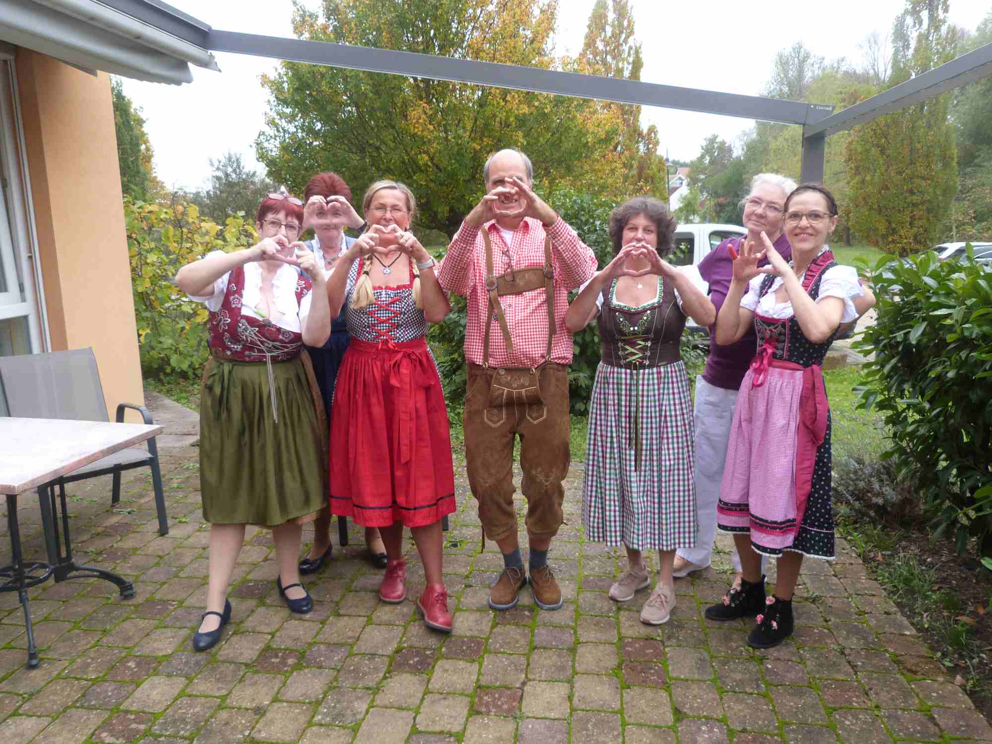 Team beim Oktoberfest im Haus Nikolas