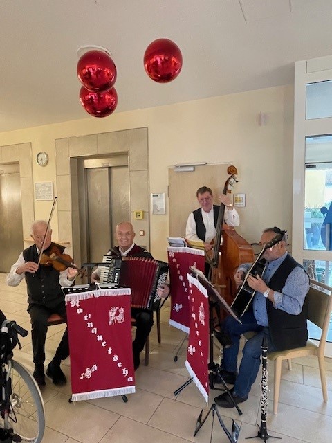 Festliche Weihnachtsfeier im Haus Urban in Tegernheim