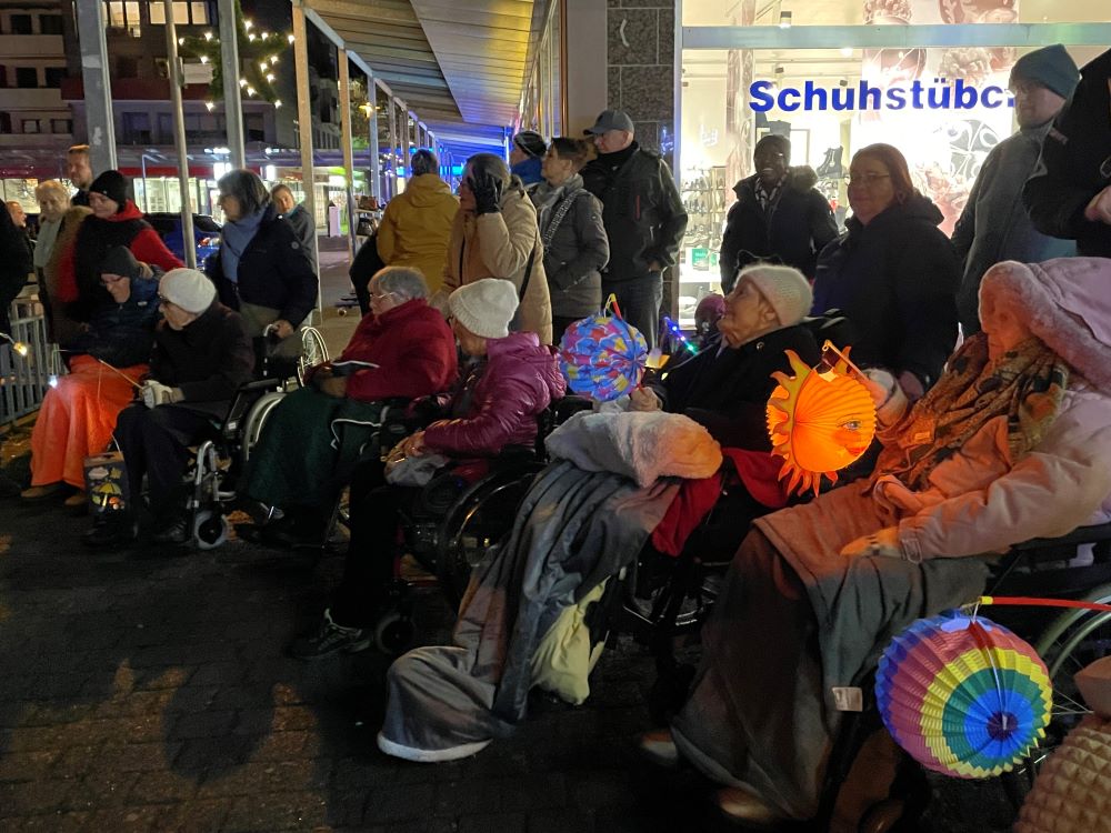 Spätes Laternelaufen in Ahrensburg mit dem Haus Reeshoop