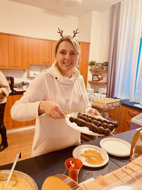 Weihnachtsmarktstimmung bei der Nikolausfeier im Haus Husemann mit Leckereien und selbstgefertigten Geschenken