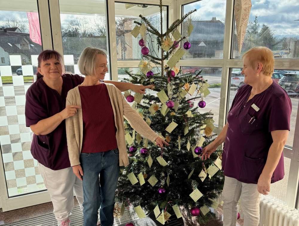 Weihnachtsfreude im Haus Valentin: Der Wunschbaum steht!