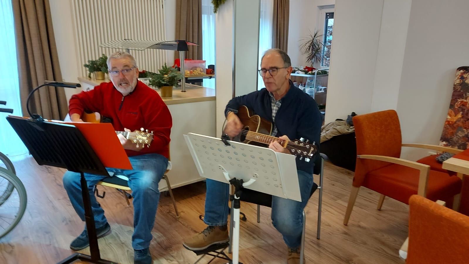 Adventskaffee im Haus Brockenblick - Musikanten spielten klassische Weihnachtslieder