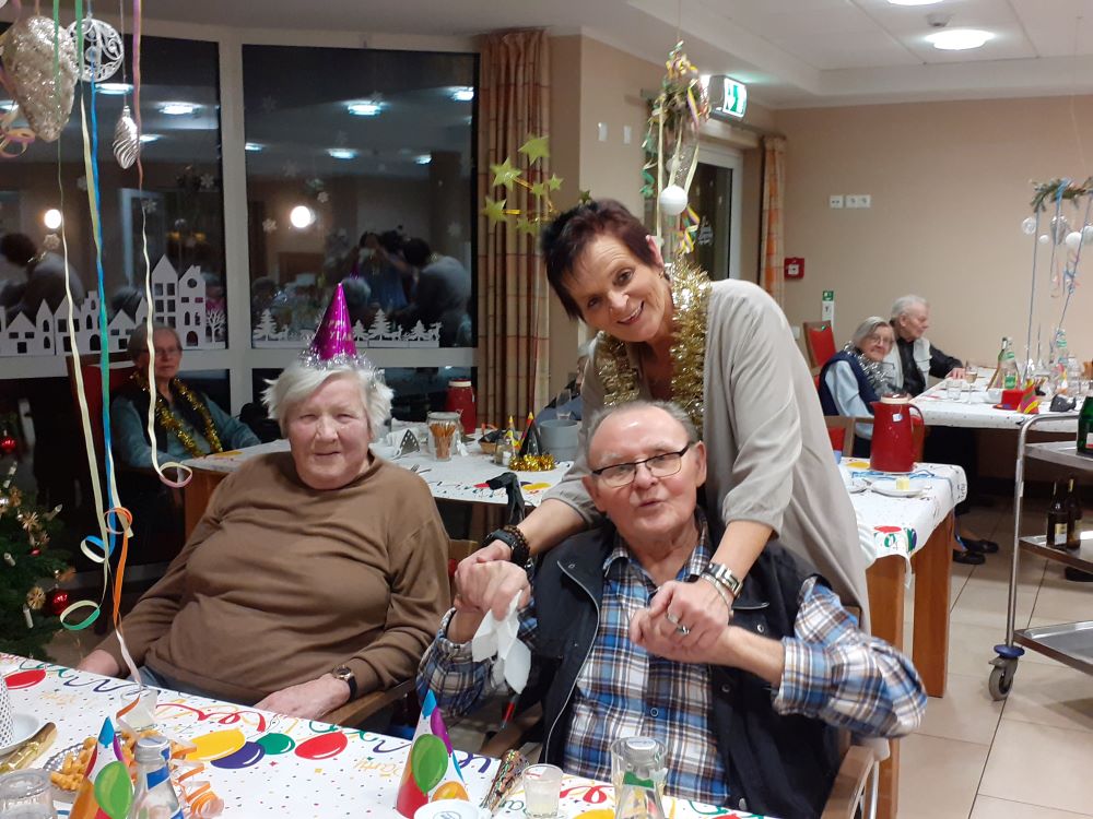 Die Seniorenresidenz Am Park Wesendorf verabschiedete das Jahr mit einer festlichen Silvesterfeier