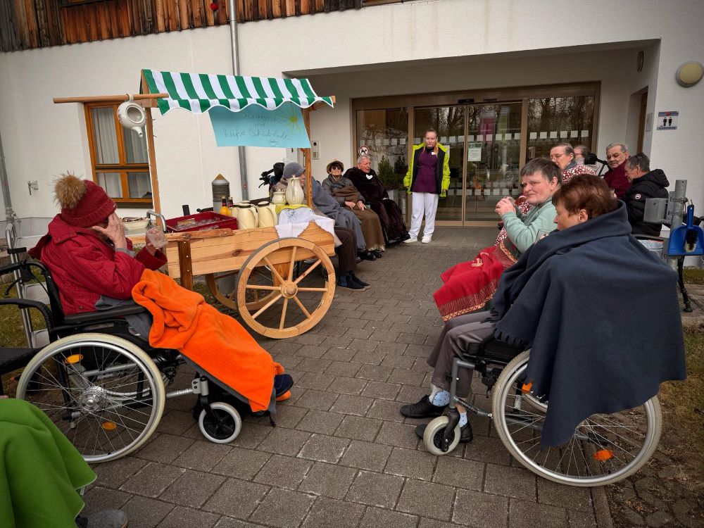 Winterfreude und Frühlingsvorboten im Seniorendomizil Haus Raphael